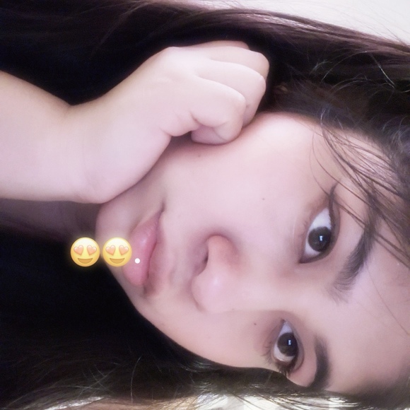 Meet your Posher, Paola - Picture 1 of 1